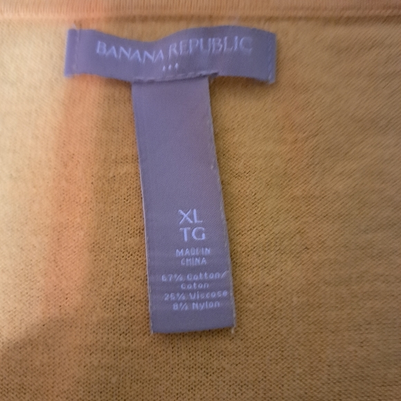 Banana Republic yellow v-neck sweater - Picture 3 of 3